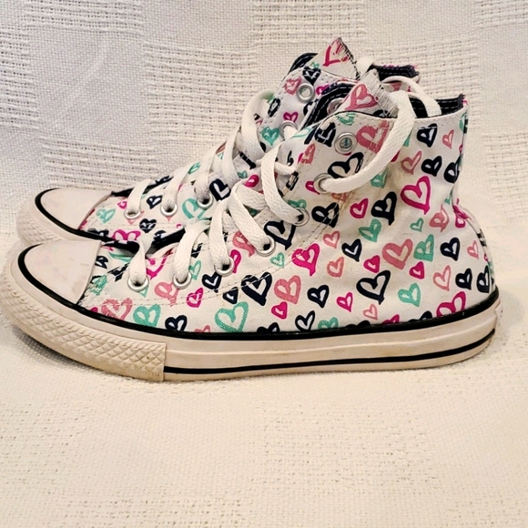 Kids Converse. Size 3. - Picture 1 of 8